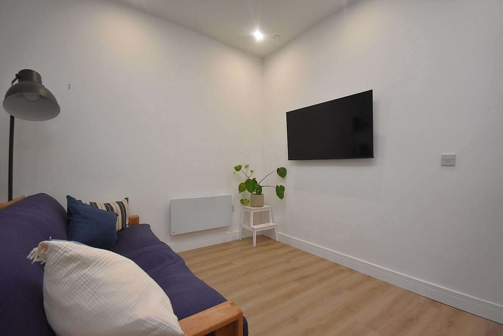 Flat 4, 76 Connaught Road, Cardiff, CF24 3PX